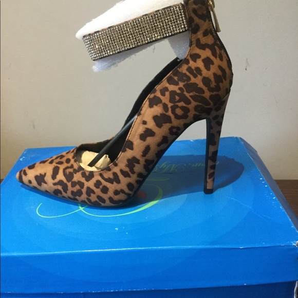 💃🏿Joan Tan/Gold Cheetah Print Stilettos💃🏿 - Picture 2 of 6
